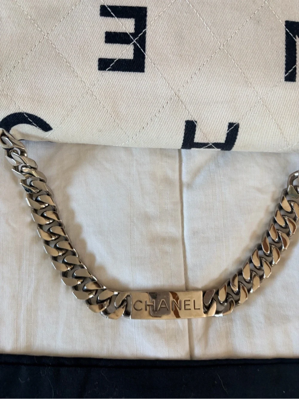 CHANEL RARE White Quilted Logo Chain Shoulder Hobo